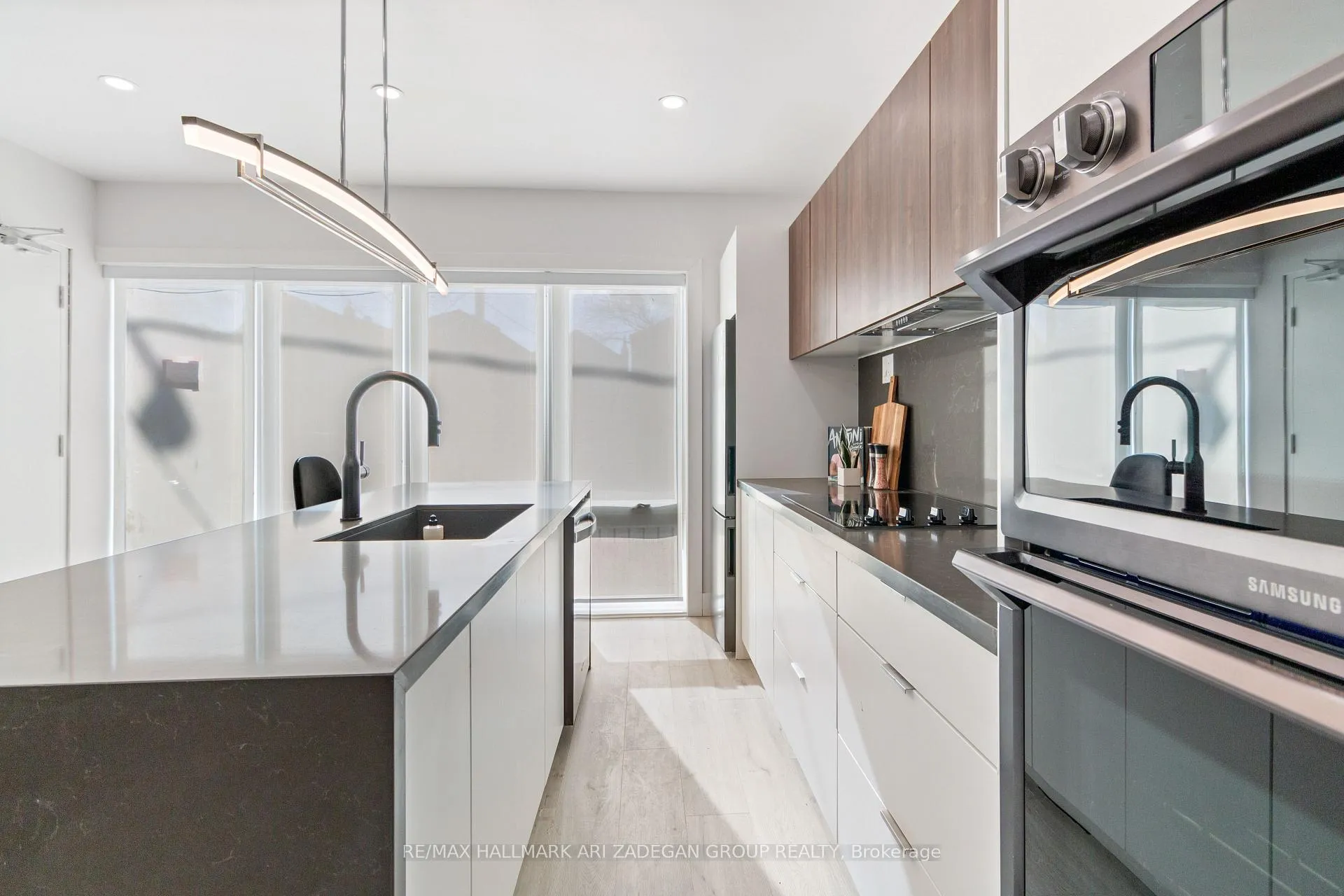 Photo 10 of Unit 1, 16 Minto Street, Toronto, Greenwood-Coxwell — HOMEH