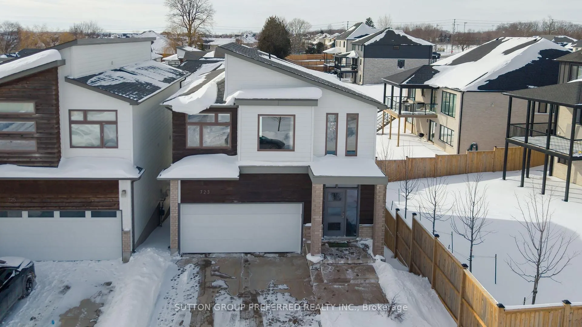 Photo 1 of 723 Apricot Drive, London, South K — HOMEH