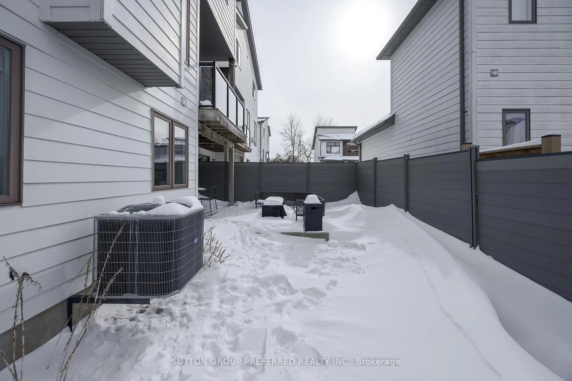 Photo 7 of 723 Apricot Drive, London, South K — HOMEH