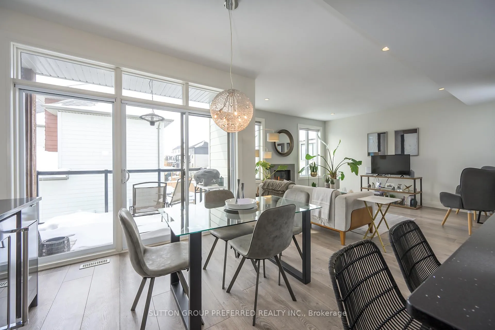 Photo 15 of 723 Apricot Drive, London, South K — HOMEH