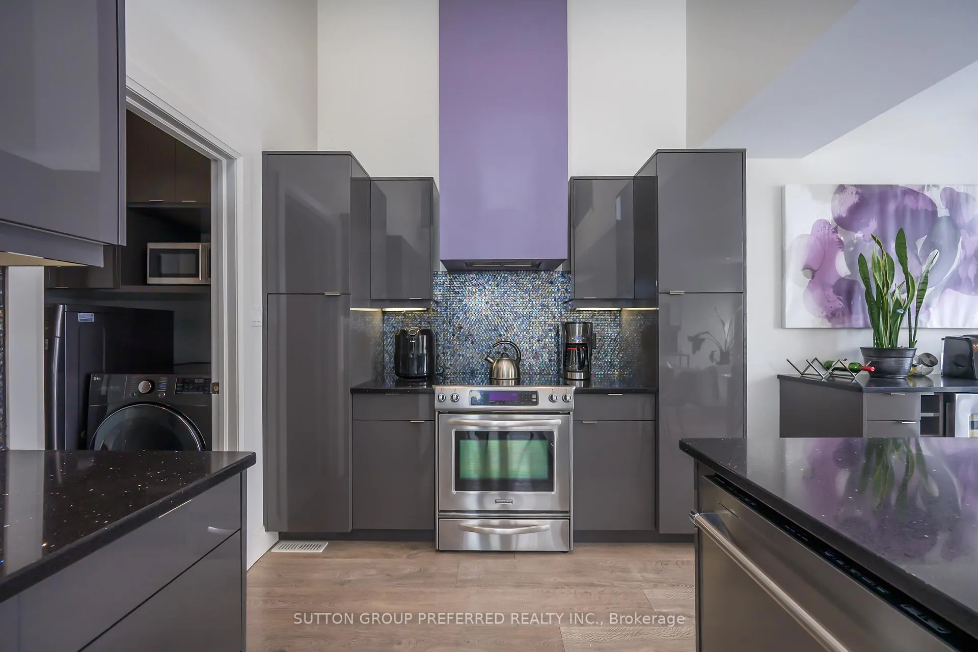 Photo 16 of 723 Apricot Drive, London, South K — HOMEH