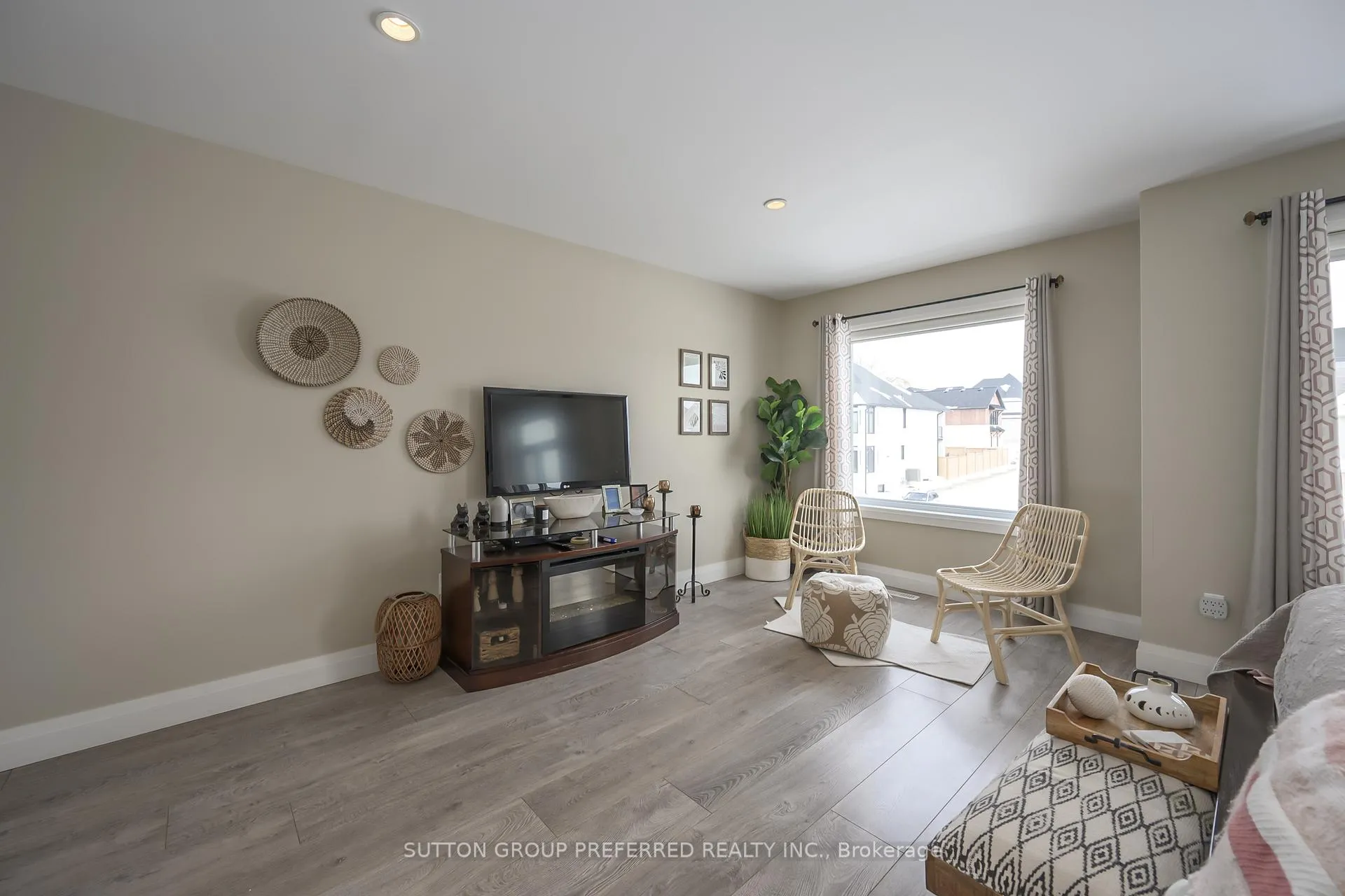 Photo 26 of 723 Apricot Drive, London, South K — HOMEH