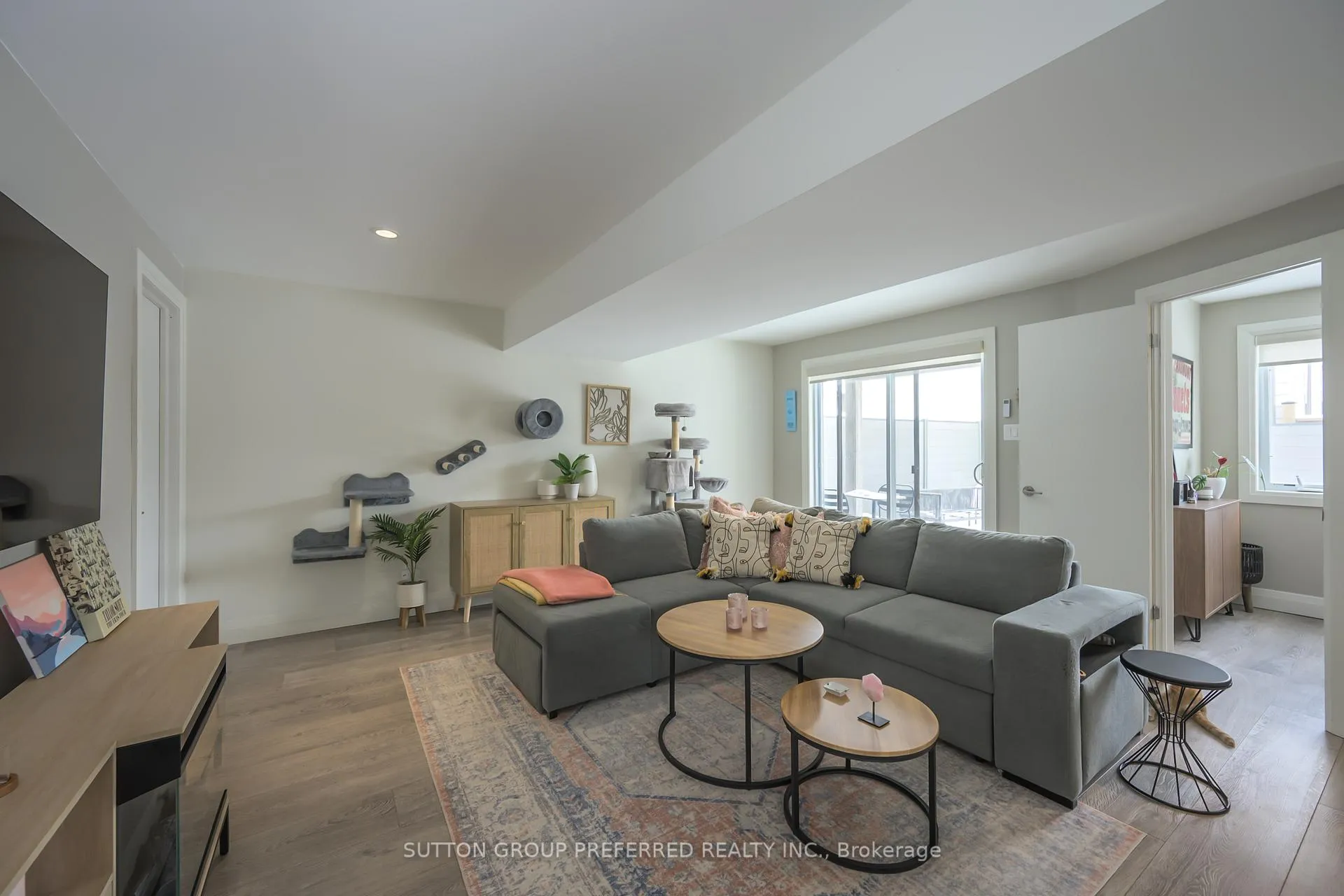 Photo 35 of 723 Apricot Drive, London, South K — HOMEH
