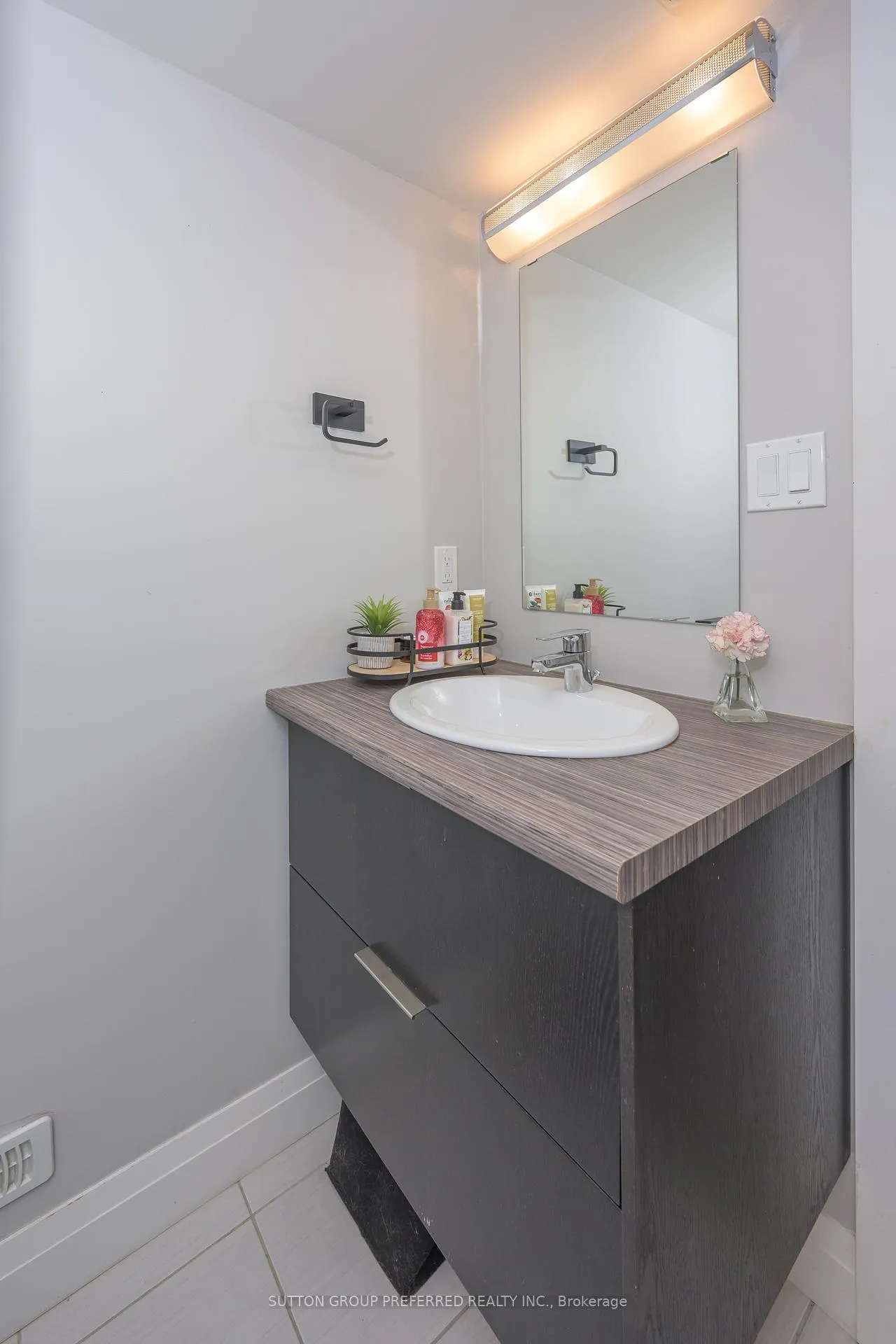 Photo 42 of 723 Apricot Drive, London, South K — HOMEH