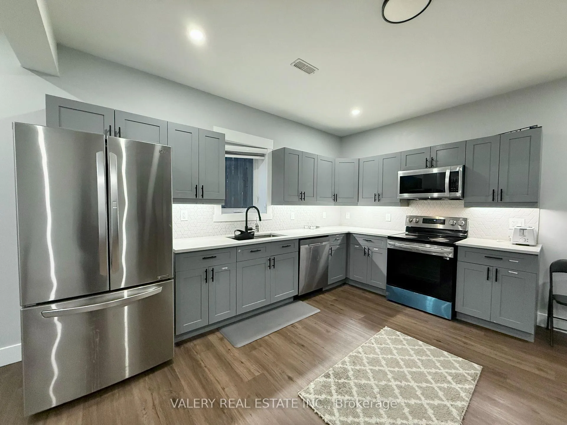 Photo 2 of Unit Lower, 1872 Longfellow Avenue, Windsor — HOMEH