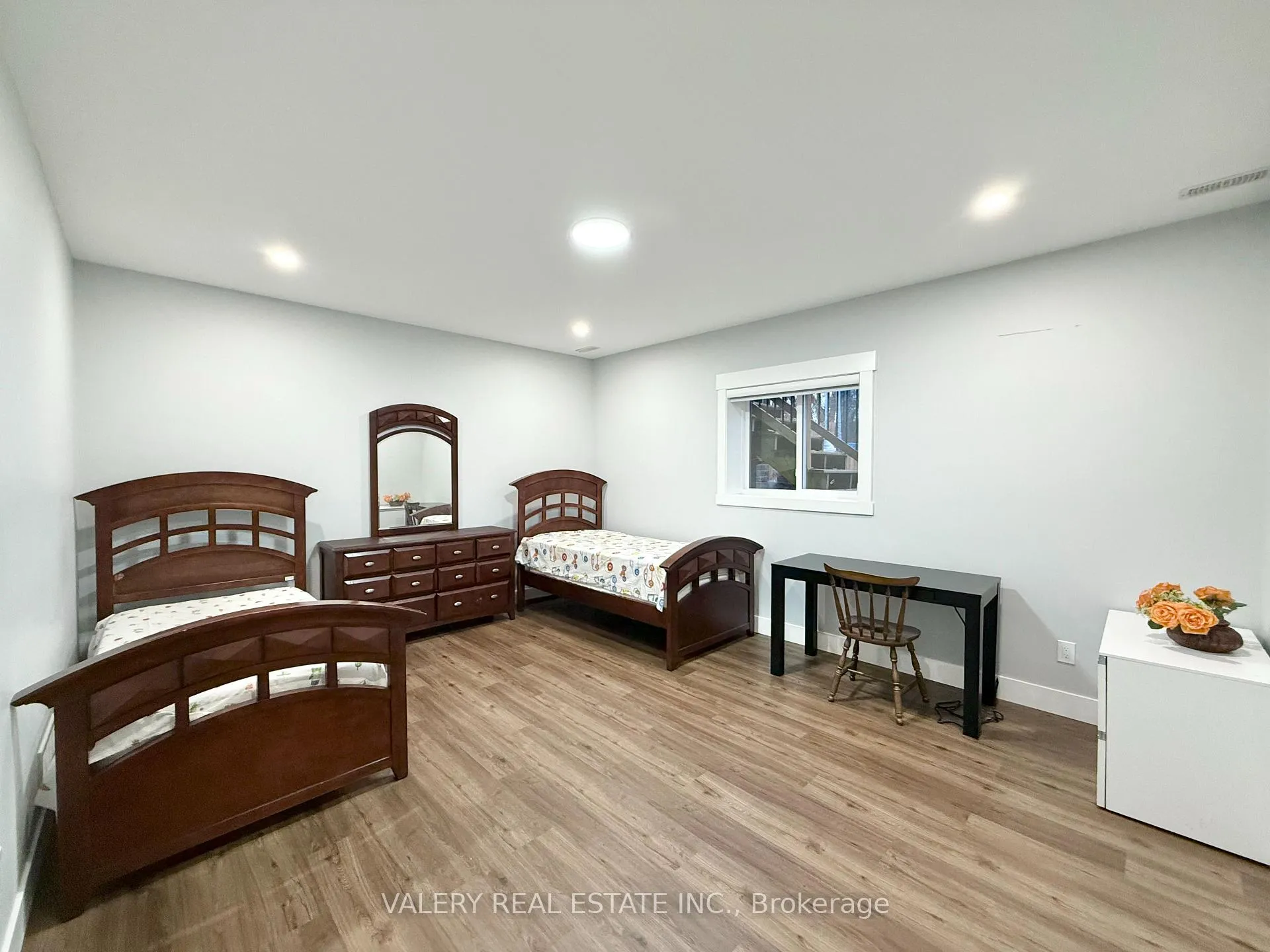 Photo 7 of Unit Lower, 1872 Longfellow Avenue, Windsor — HOMEH