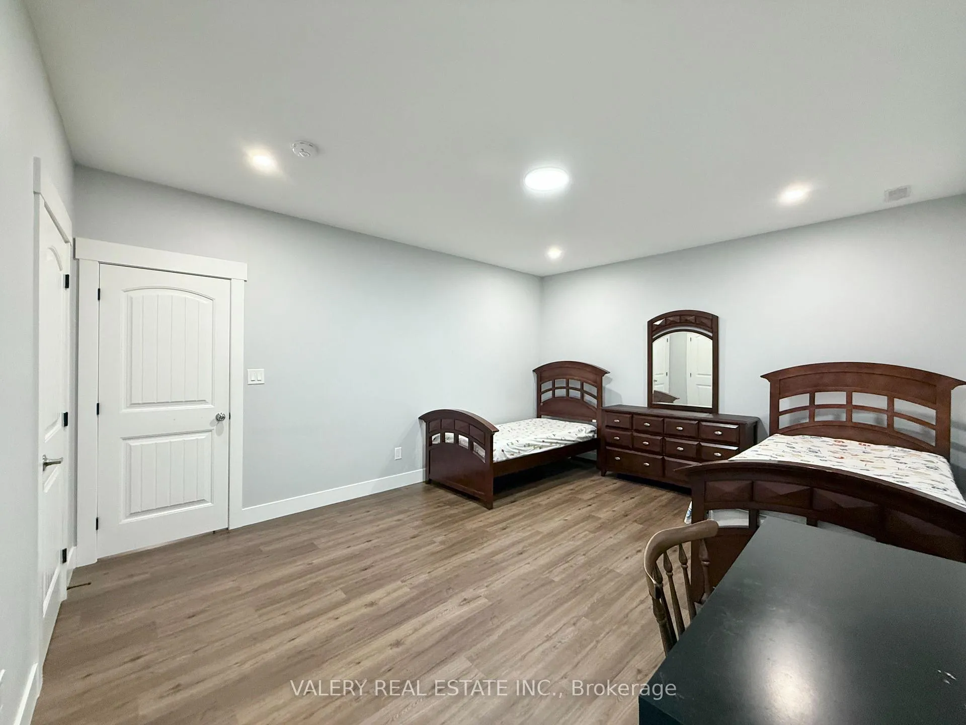 Photo 8 of Unit Lower, 1872 Longfellow Avenue, Windsor — HOMEH