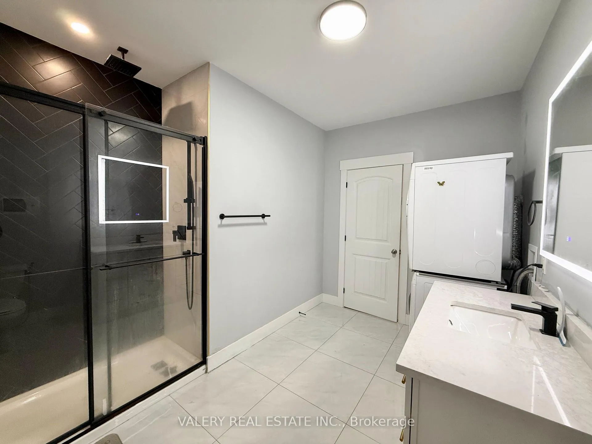Photo 9 of Unit Lower, 1872 Longfellow Avenue, Windsor — HOMEH