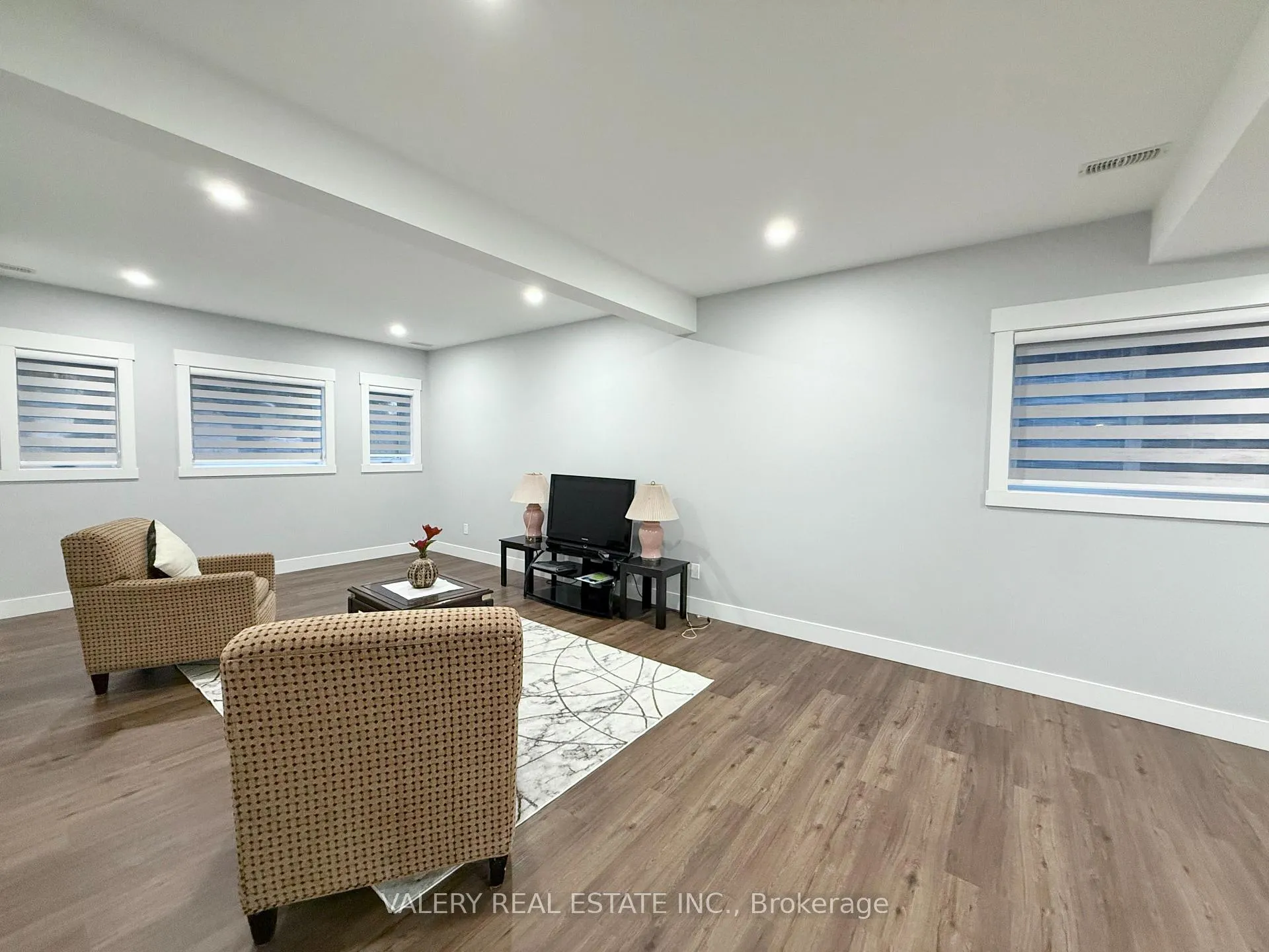 Photo 10 of Unit Lower, 1872 Longfellow Avenue, Windsor — HOMEH
