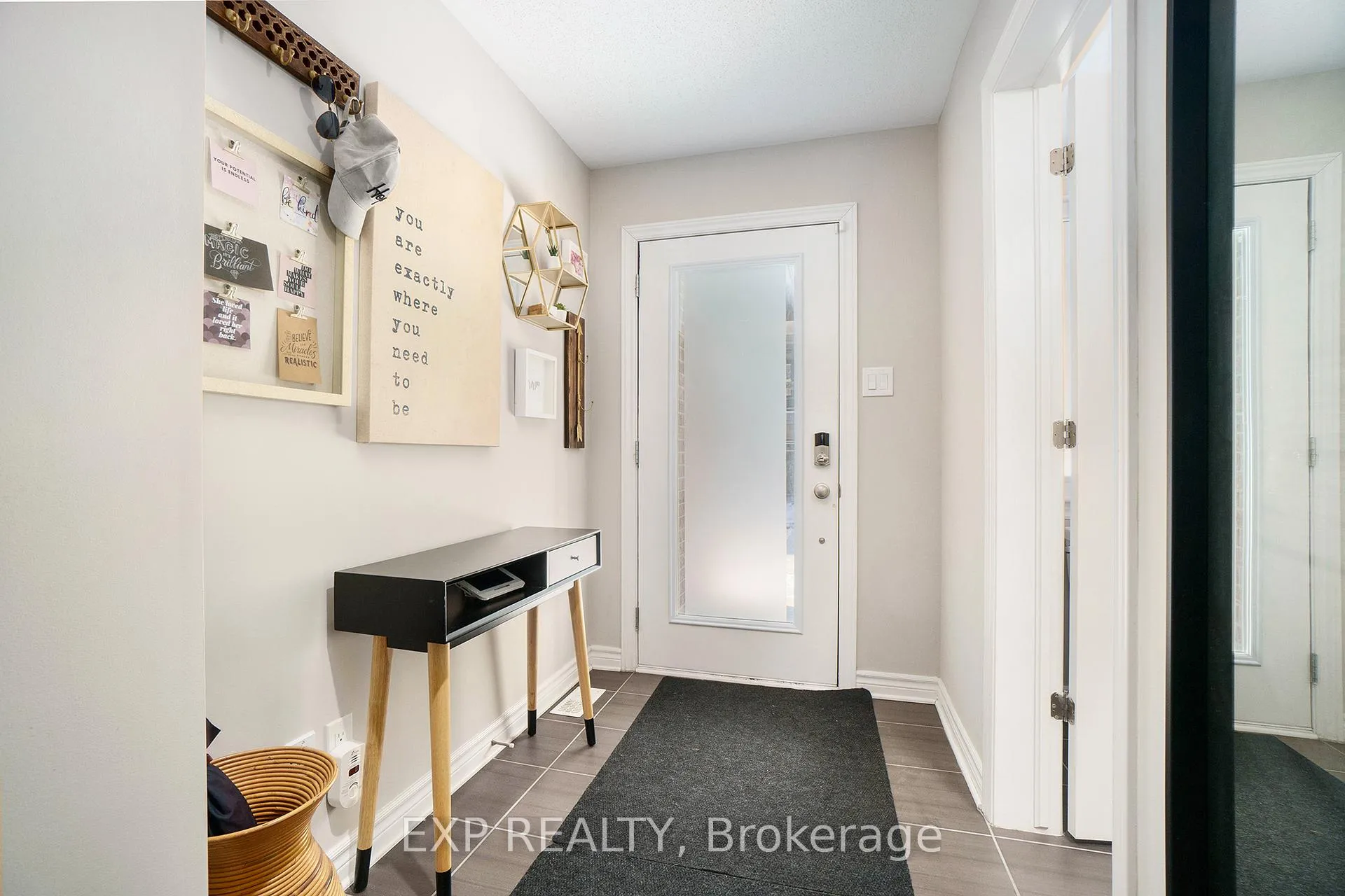 Photo 3 of 83 Stockholm Private, Ottawa, Riverside South/Gloucester Glen — HOMEH