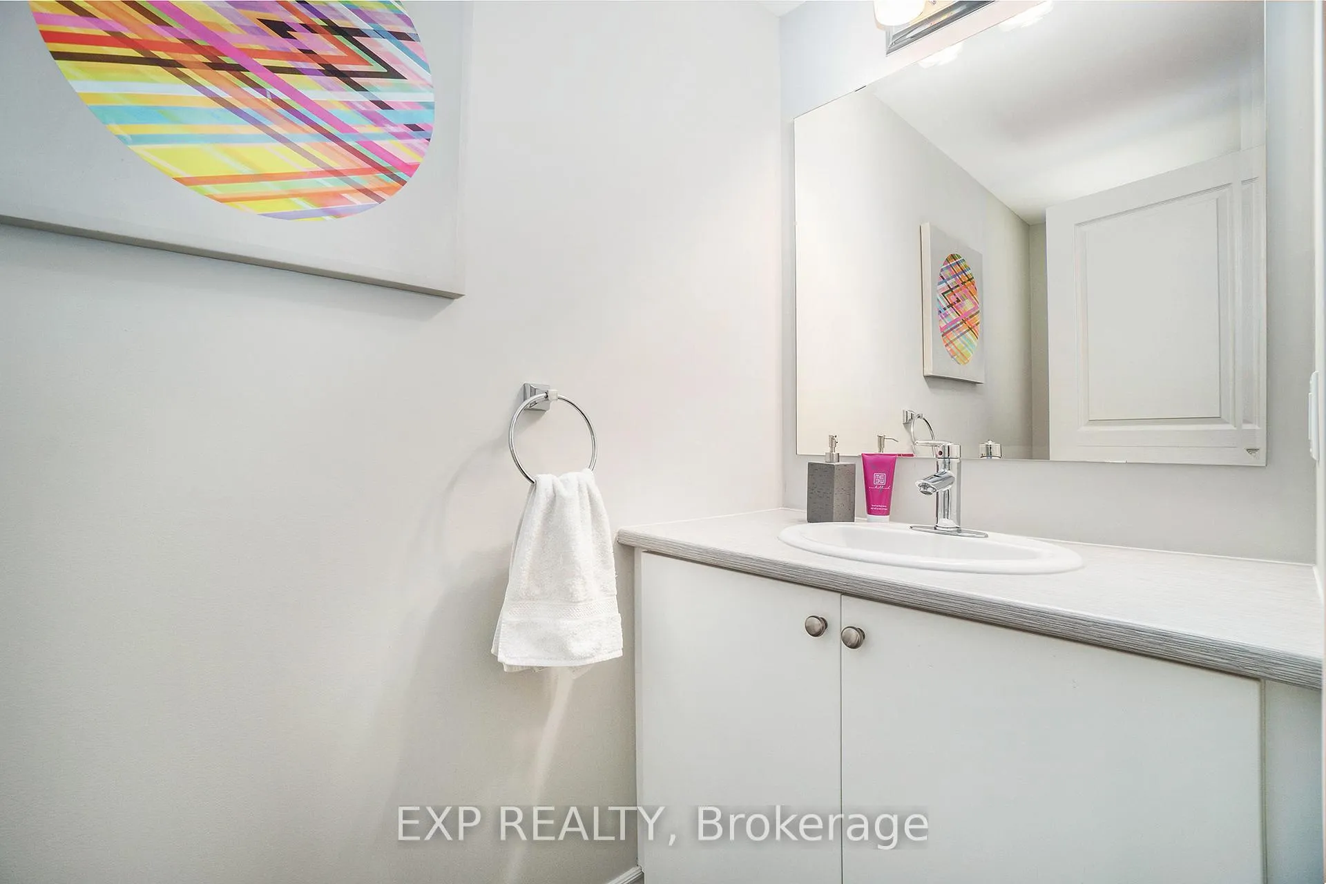 Photo 5 of 83 Stockholm Private, Ottawa, Riverside South/Gloucester Glen — HOMEH
