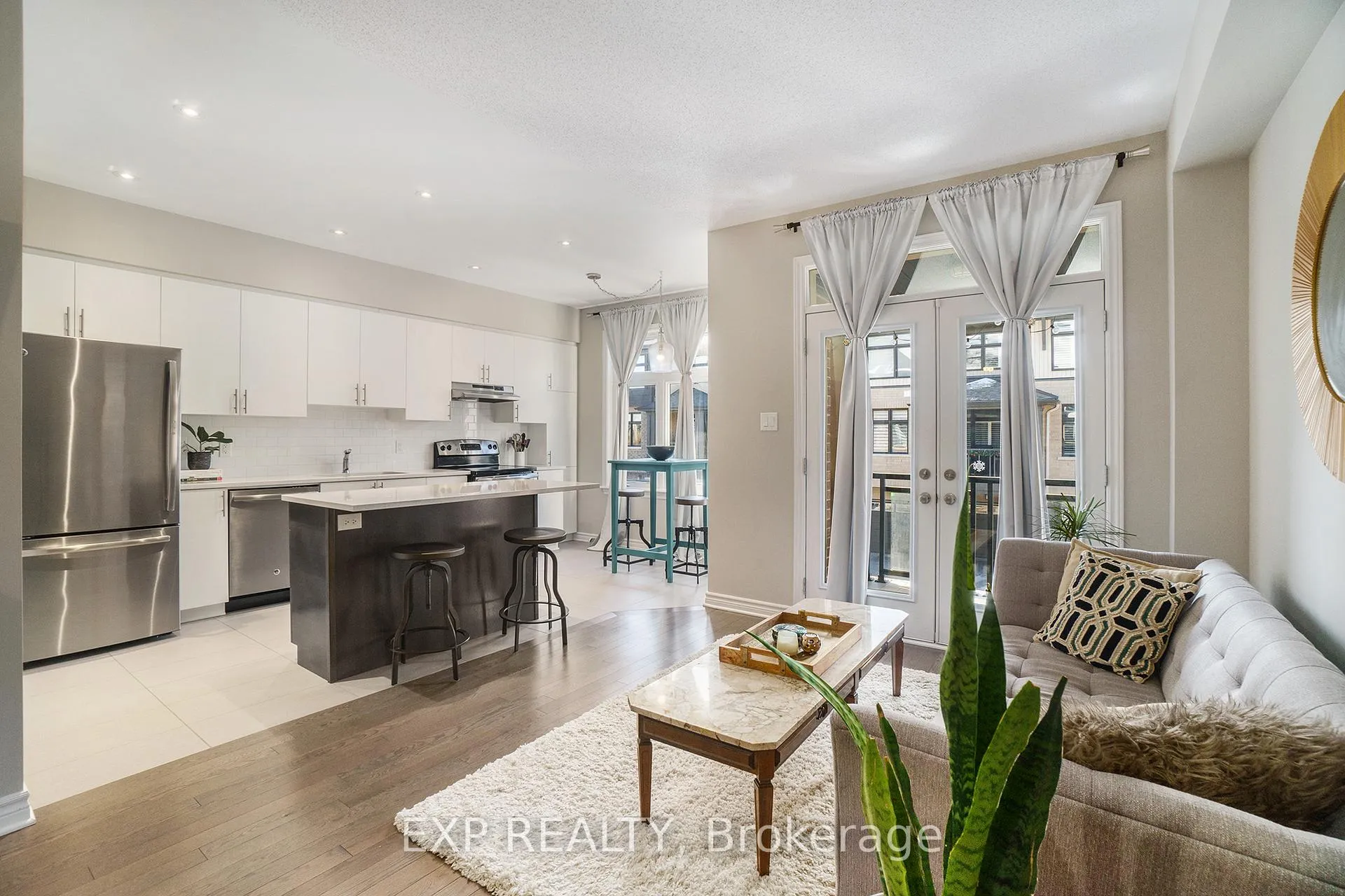 Photo 10 of 83 Stockholm Private, Ottawa, Riverside South/Gloucester Glen — HOMEH