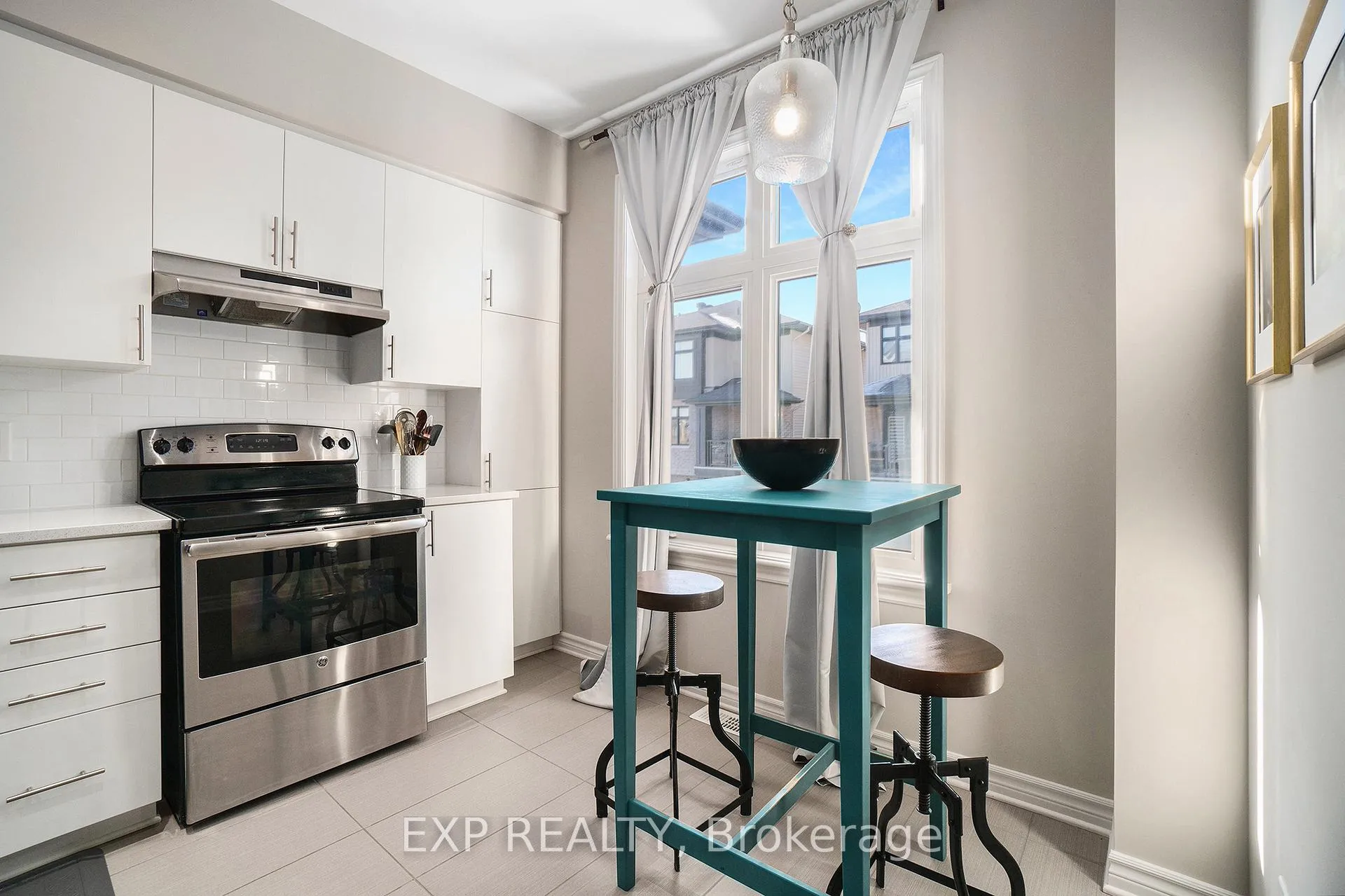 Photo 14 of 83 Stockholm Private, Ottawa, Riverside South/Gloucester Glen — HOMEH