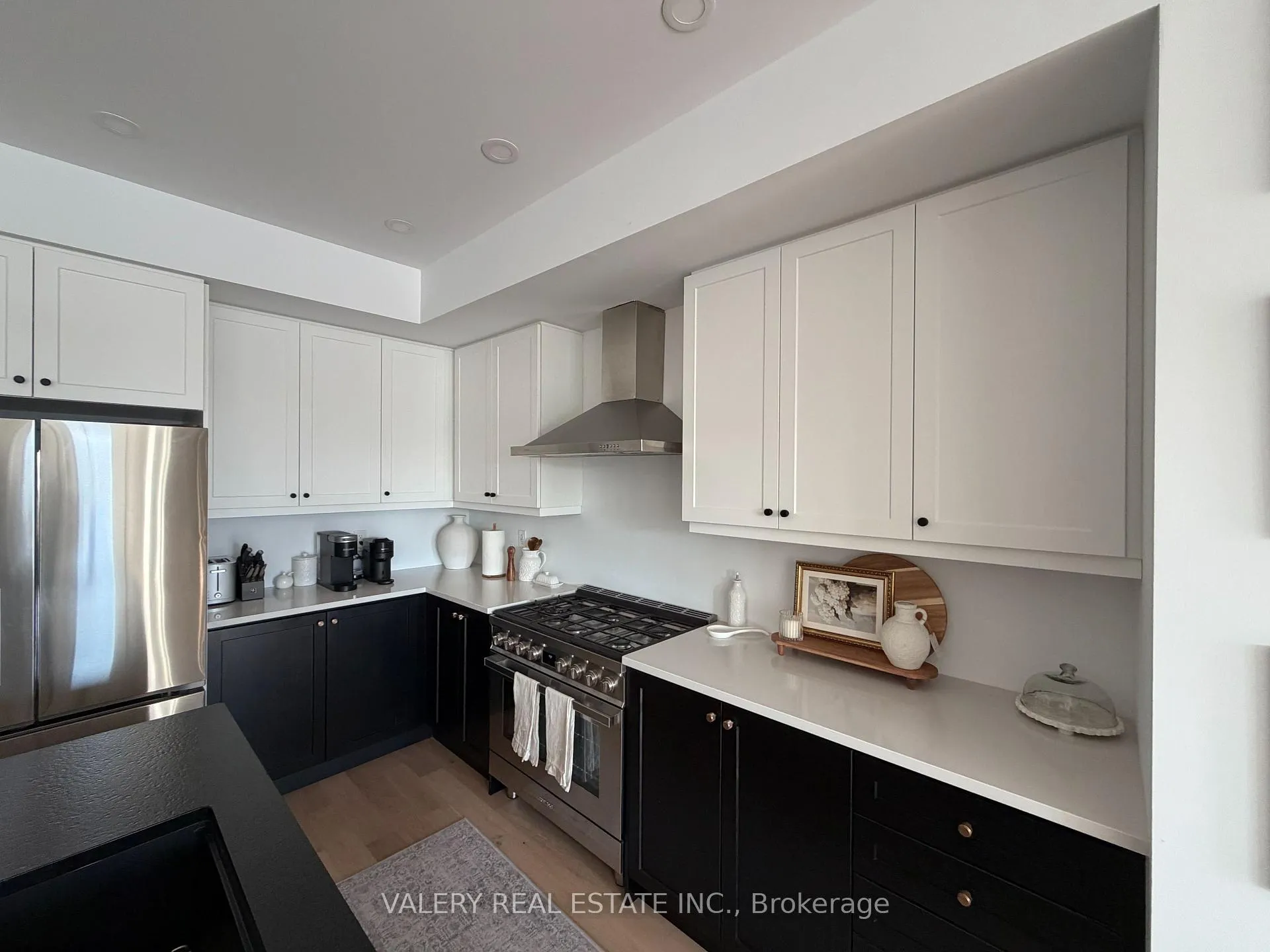 Photo 4 of 18 Kiernan Crescent N, New Tecumseth, Alliston — HOMEH