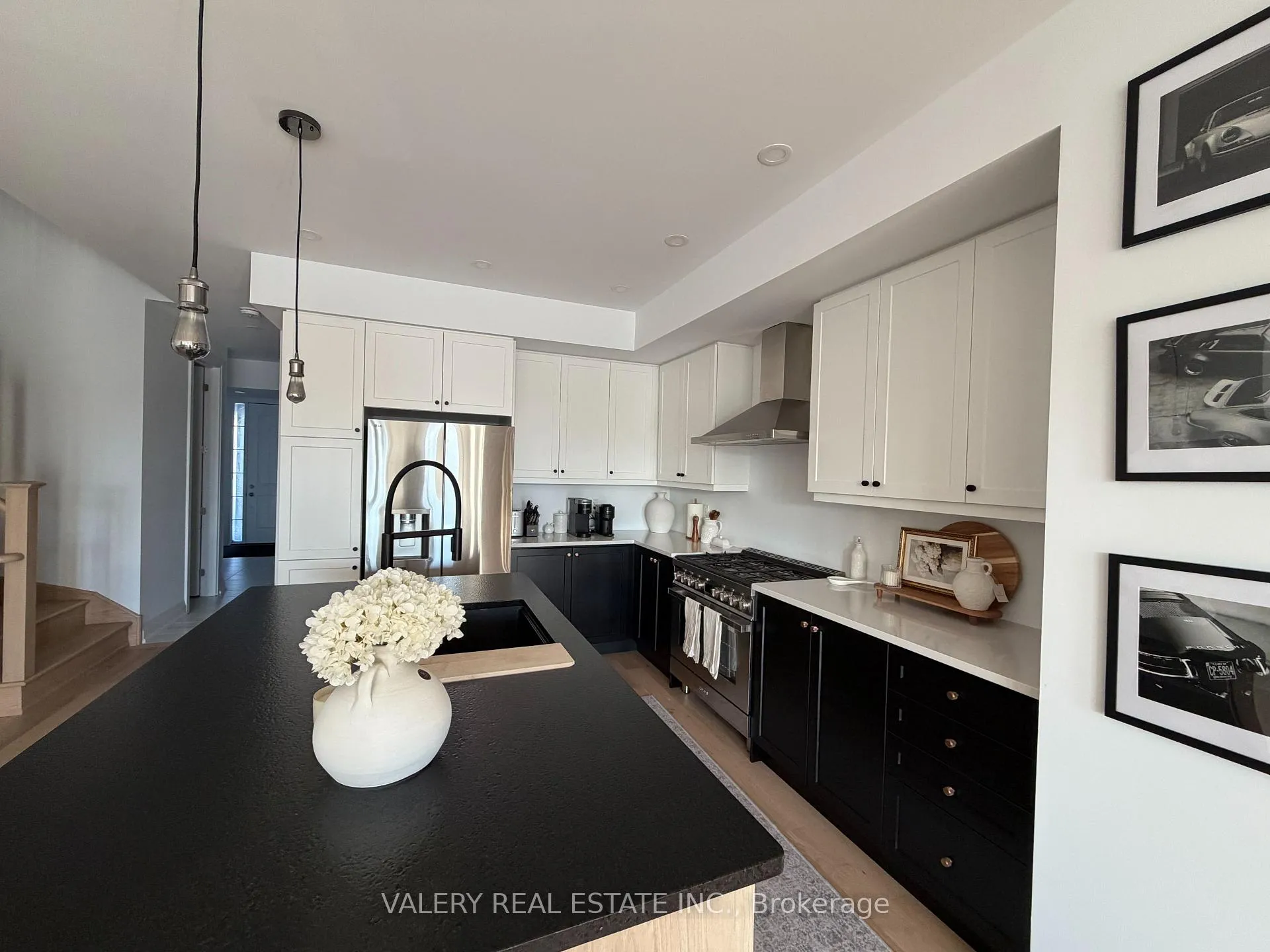 Photo 9 of 18 Kiernan Crescent N, New Tecumseth, Alliston — HOMEH
