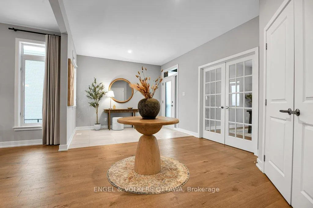 Photo 4 of 134 Winterhaven Drive, Ottawa, Mer Bleue/Bradley Estates/Anderson Park — HOMEH