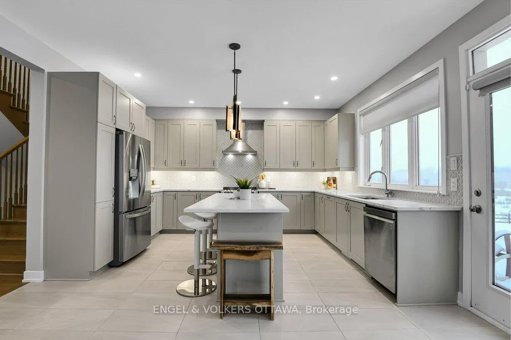 Photo 15 of 134 Winterhaven Drive, Ottawa, Mer Bleue/Bradley Estates/Anderson Park — HOMEH