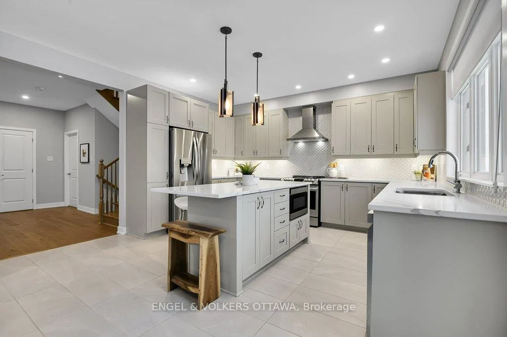 Photo 16 of 134 Winterhaven Drive, Ottawa, Mer Bleue/Bradley Estates/Anderson Park — HOMEH