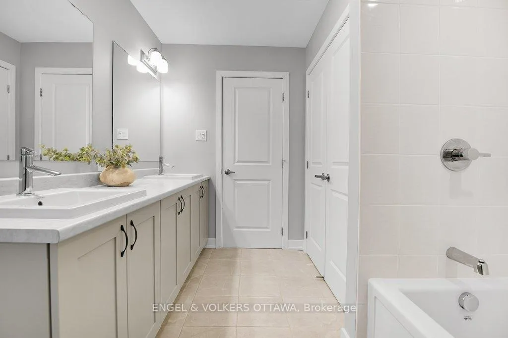 Photo 30 of 134 Winterhaven Drive, Ottawa, Mer Bleue/Bradley Estates/Anderson Park — HOMEH