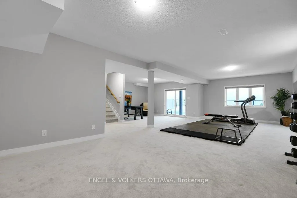 Photo 33 of 134 Winterhaven Drive, Ottawa, Mer Bleue/Bradley Estates/Anderson Park — HOMEH