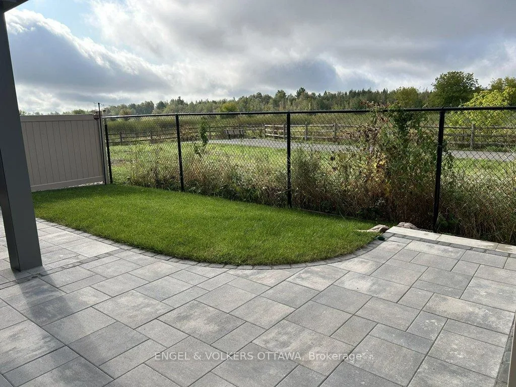 Photo 39 of 134 Winterhaven Drive, Ottawa, Mer Bleue/Bradley Estates/Anderson Park — HOMEH