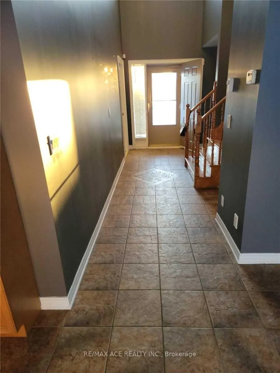 Photo 2 of 47 Silver Maple Road, Thorold, Confederation Heights — HOMEH