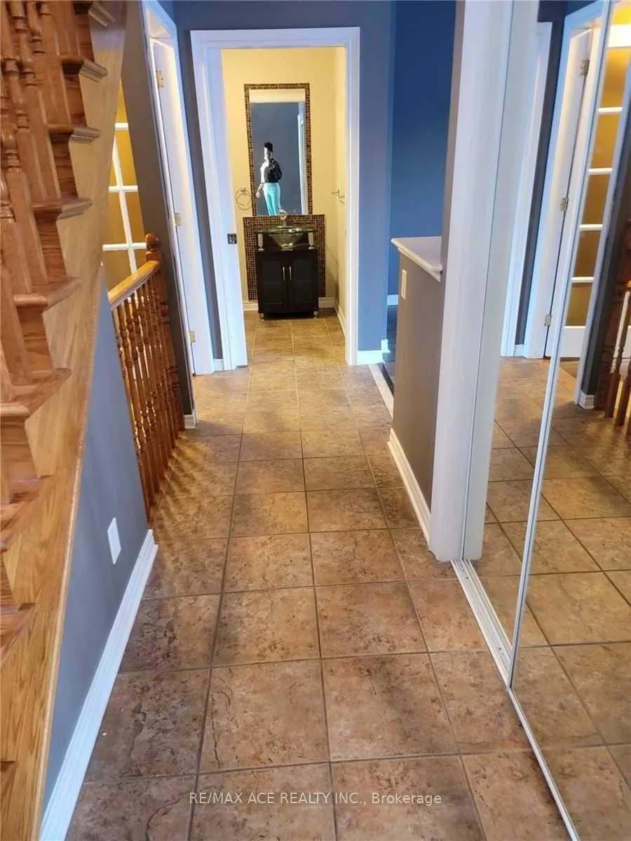 Photo 3 of 47 Silver Maple Road, Thorold, Confederation Heights — HOMEH