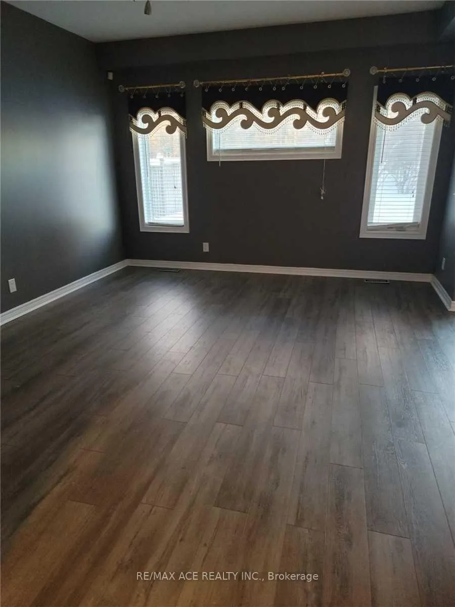 Photo 4 of 47 Silver Maple Road, Thorold, Confederation Heights — HOMEH