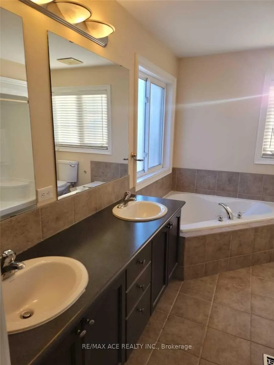 Photo 12 of 47 Silver Maple Road, Thorold, Confederation Heights — HOMEH