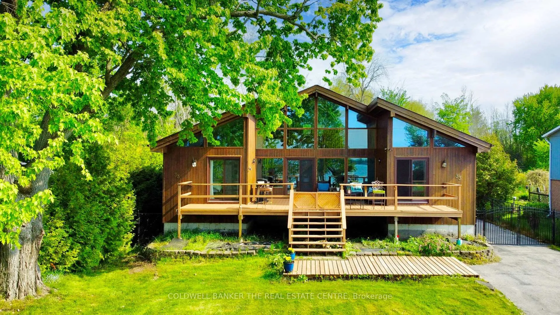 Photo 1 of 33 Lake Drive E, Georgina, Historic Lakeshore Communities — HOMEH
