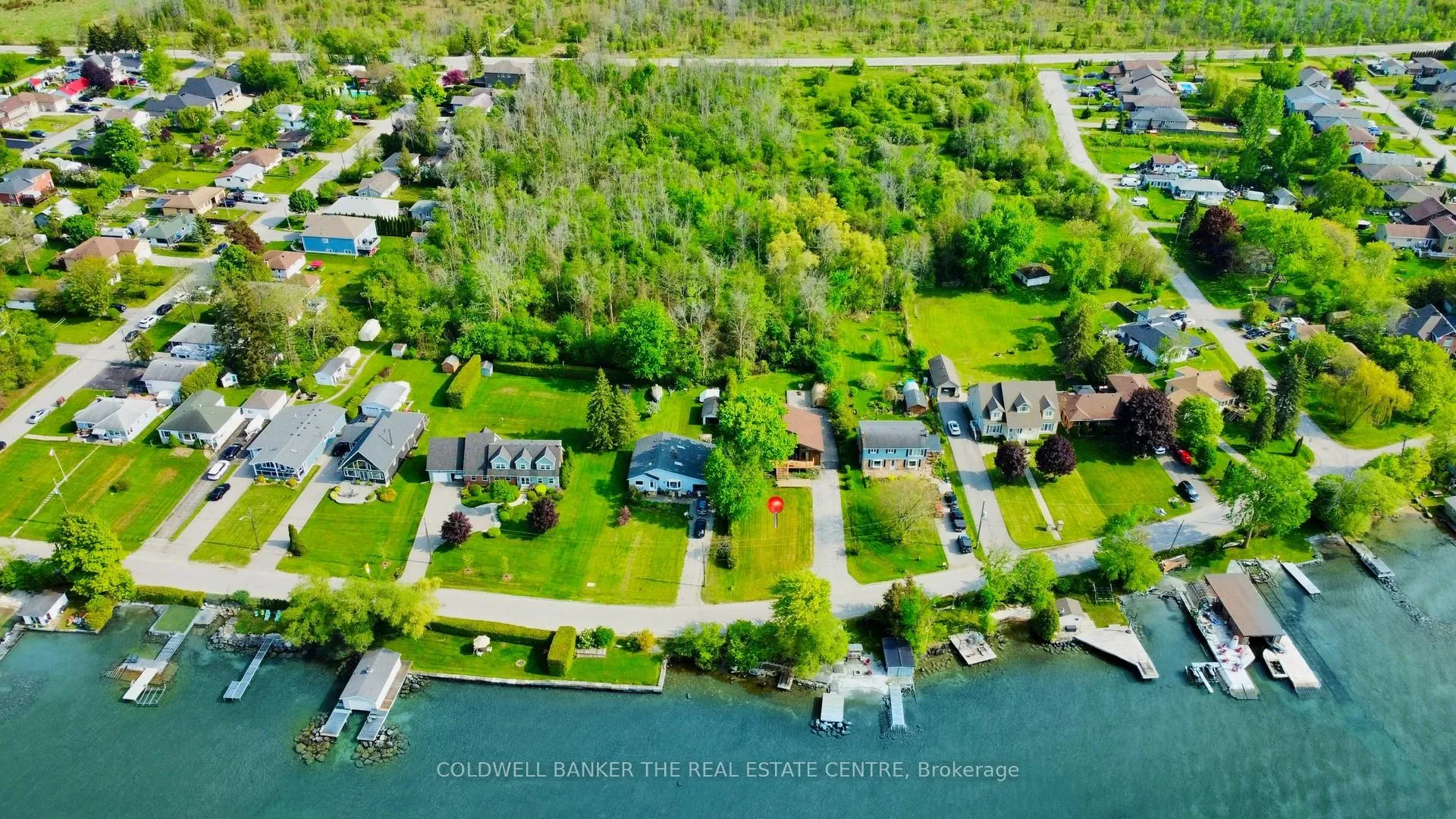 Photo 23 of 33 Lake Drive E, Georgina, Historic Lakeshore Communities — HOMEH