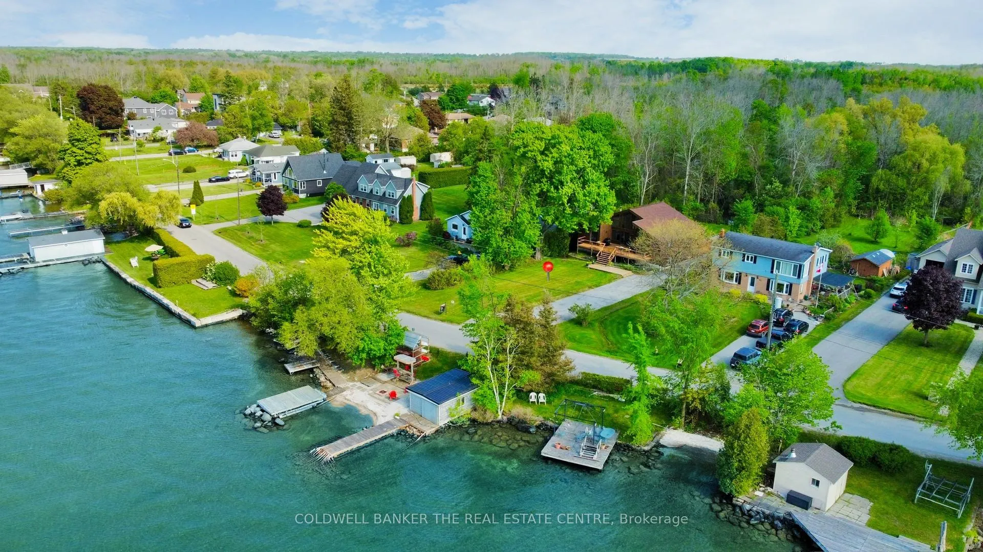 Photo 24 of 33 Lake Drive E, Georgina, Historic Lakeshore Communities — HOMEH