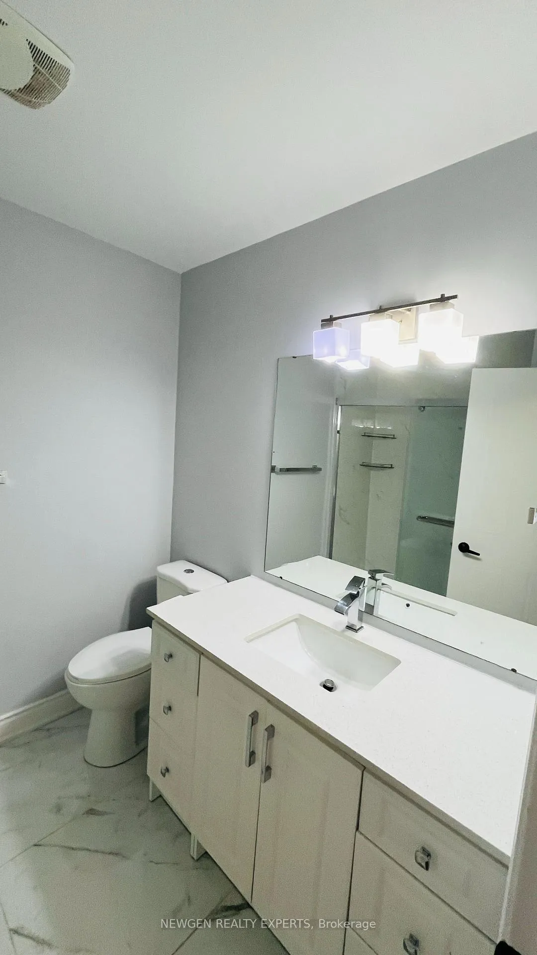Photo 14 of 803 Deveron Crescent W, London, South J — HOMEH