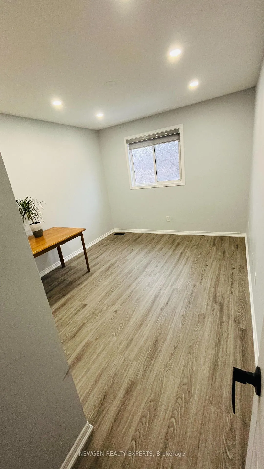 Photo 16 of 803 Deveron Crescent W, London, South J — HOMEH