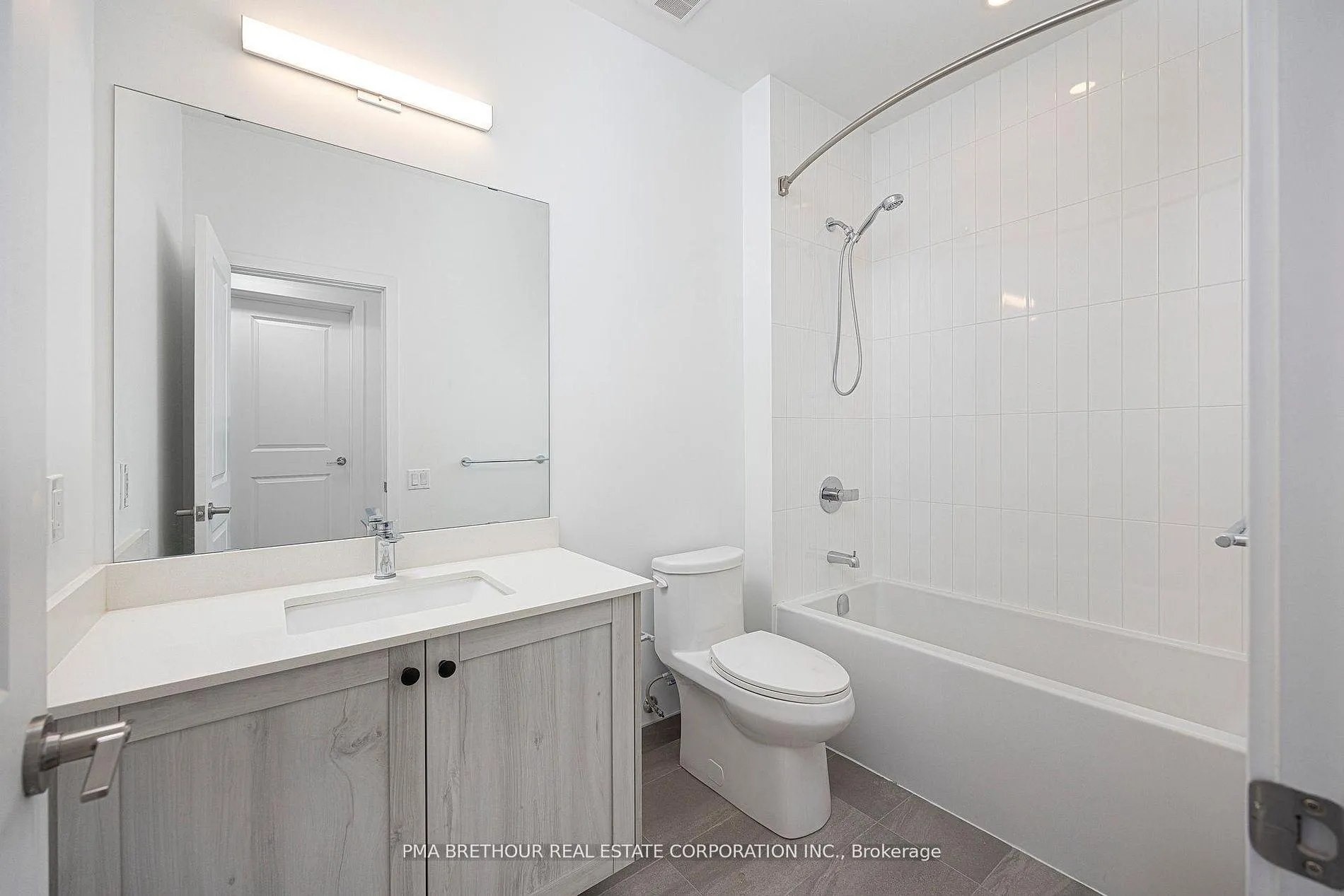 Photo 11 of Unit 118, 385 Arctic Red Drive, Oshawa, Windfields — HOMEH