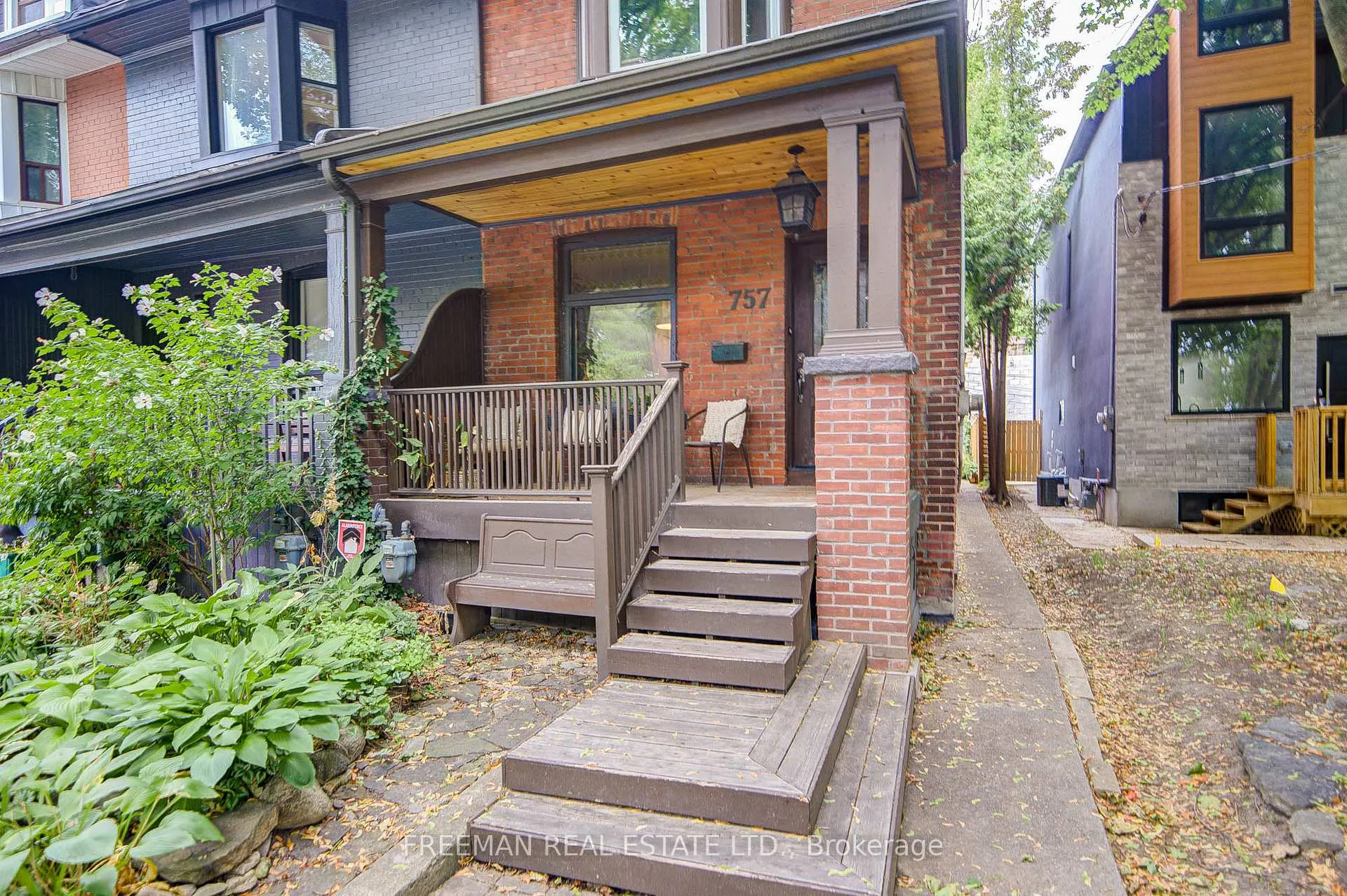 Photo 2 of Unit Main/Lower, 757 Manning Avenue, Toronto, The Annex — HOMEH