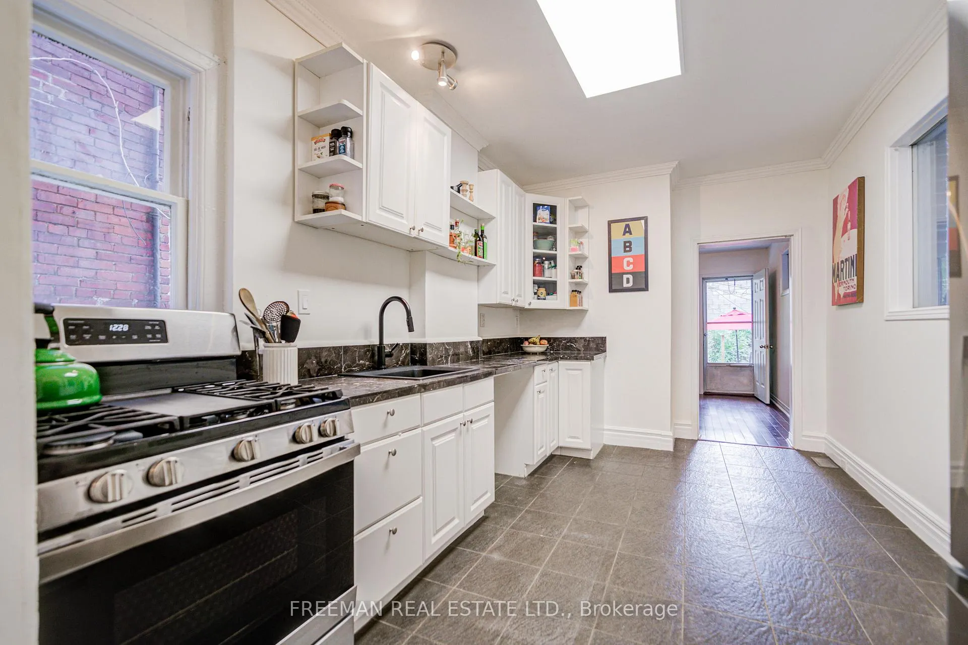 Photo 10 of Unit Main/Lower, 757 Manning Avenue, Toronto, The Annex — HOMEH