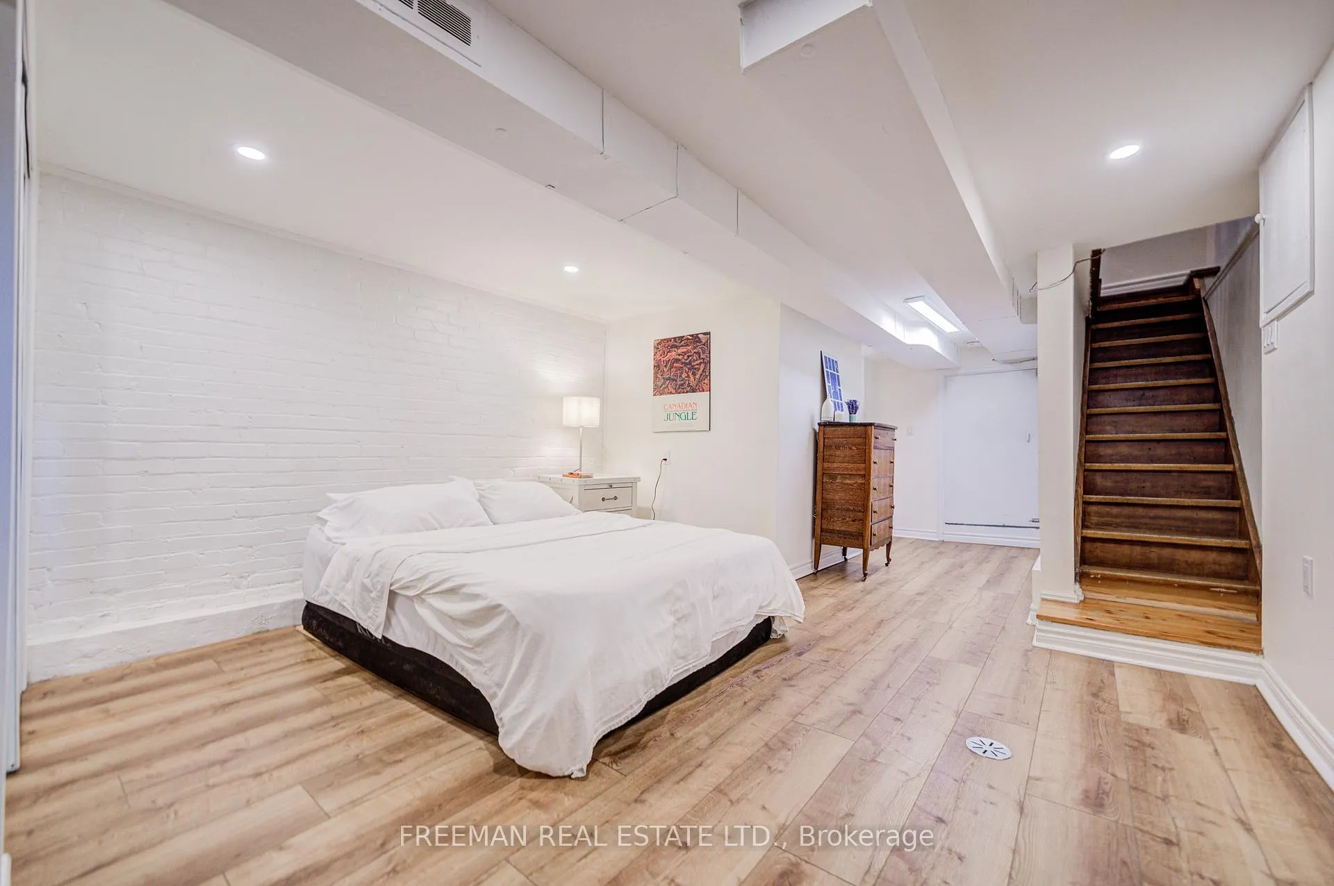 Photo 16 of Unit Main/Lower, 757 Manning Avenue, Toronto, The Annex — HOMEH