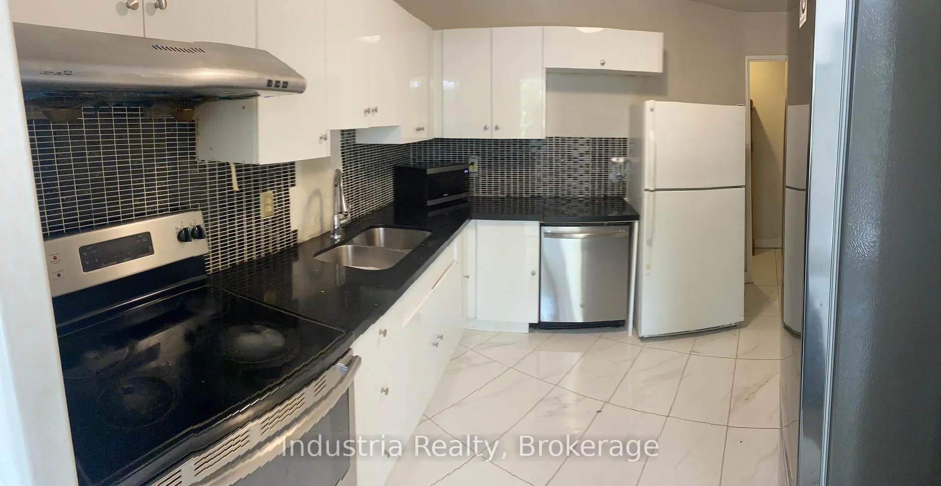 Photo 8 of Unit R2-2, 60 Pavane Link Way, Toronto, Flemingdon Park — HOMEH