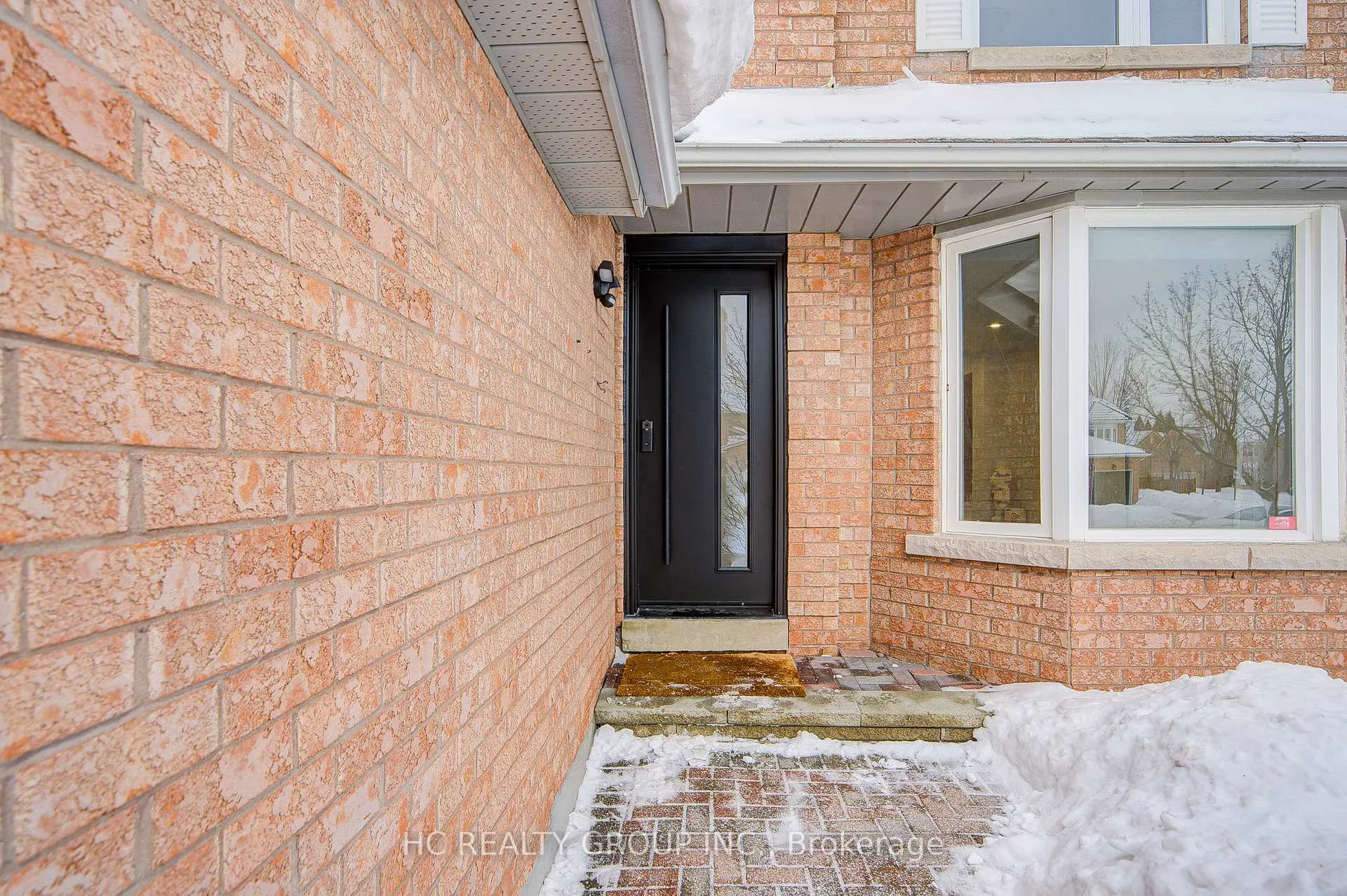 Photo 2 of 27 Corby Road, Markham, Unionville — HOMEH