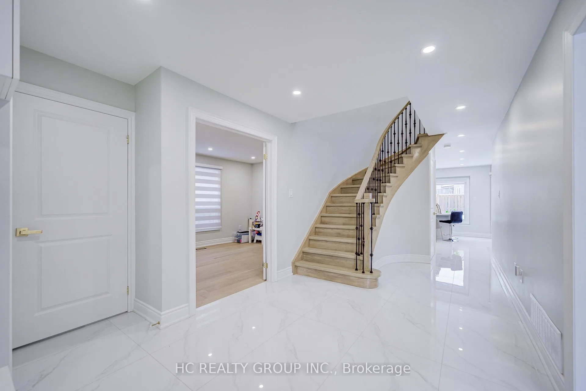 Photo 6 of 27 Corby Road, Markham, Unionville — HOMEH