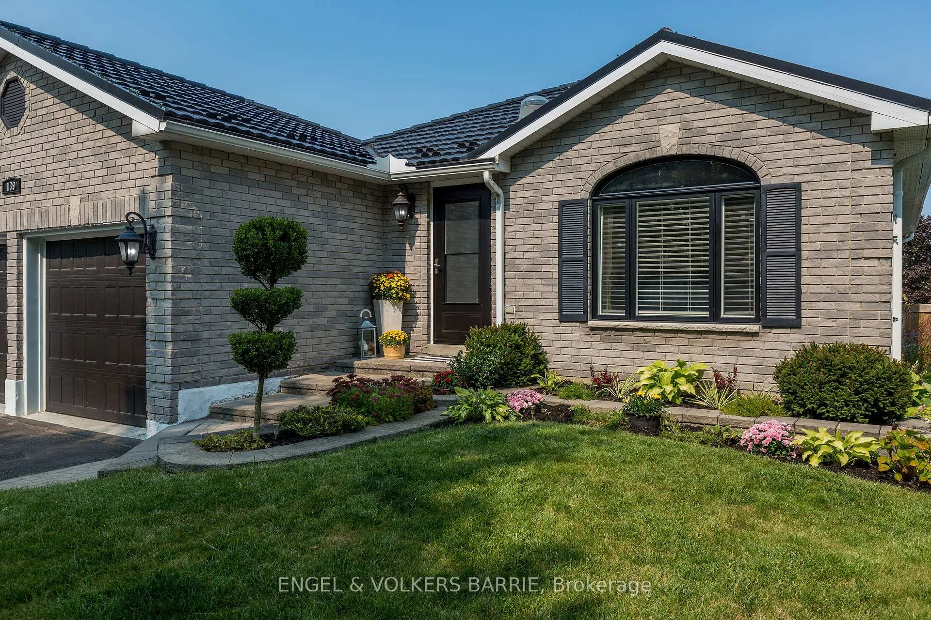 Photo 3 of 139 Columbia Road, Barrie, Holly — HOMEH