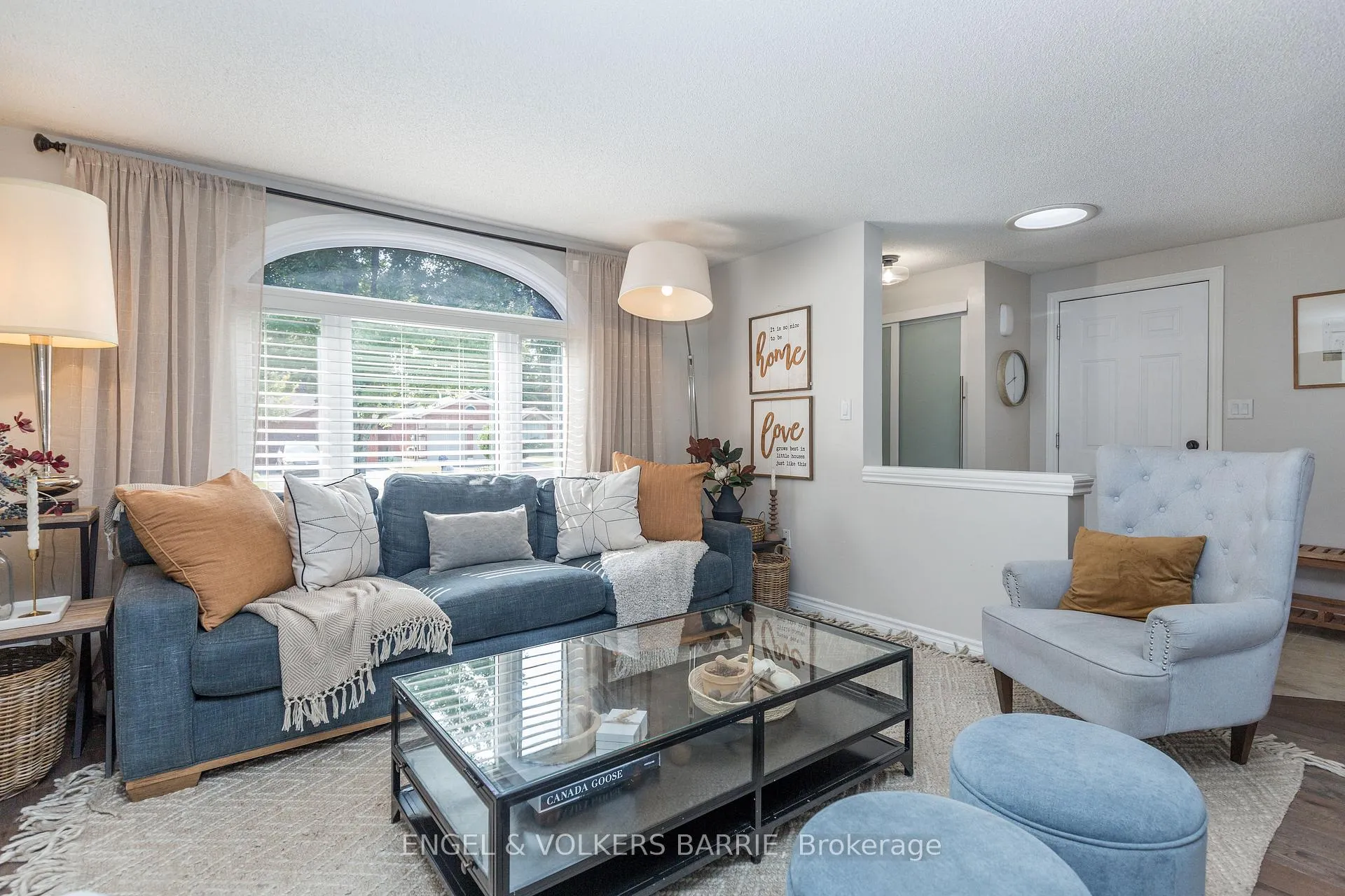 Photo 4 of 139 Columbia Road, Barrie, Holly — HOMEH