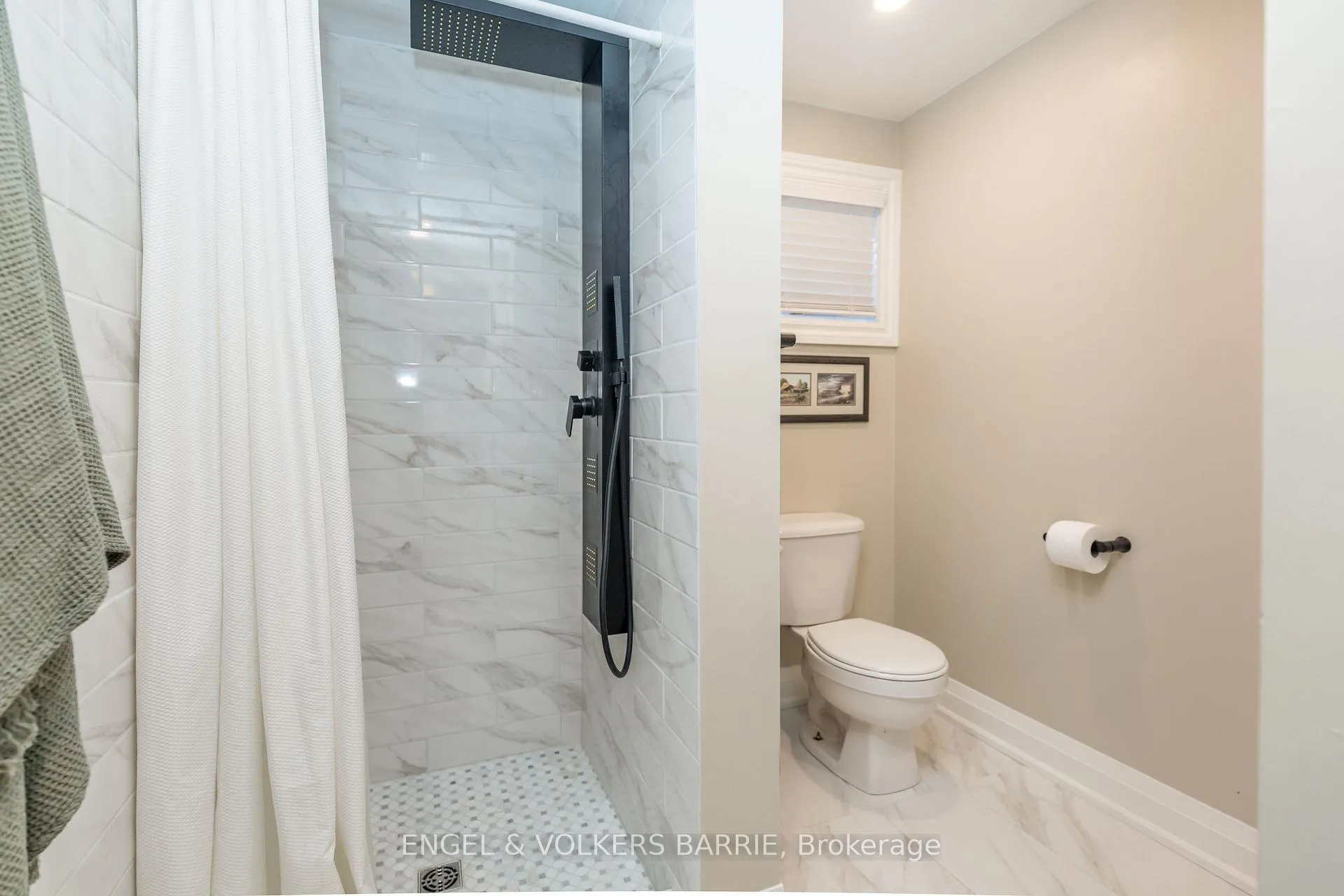 Photo 17 of 139 Columbia Road, Barrie, Holly — HOMEH