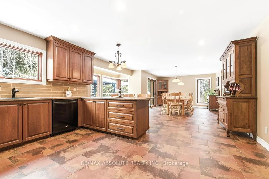 Photo 11 of 206 Deerwood Drive, Ottawa, Fitzroy Ward (South West) — HOMEH