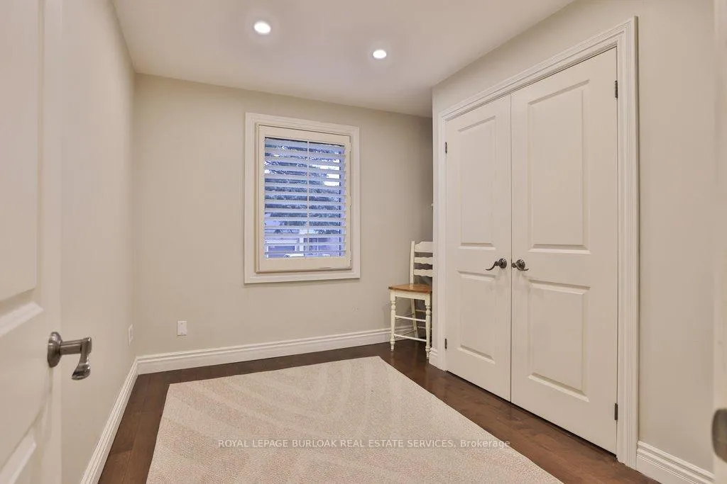 Photo 15 of 282 Pine Cove Road, Burlington, Roseland — HOMEH