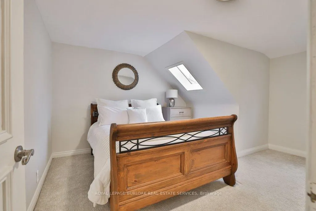 Photo 19 of 282 Pine Cove Road, Burlington, Roseland — HOMEH