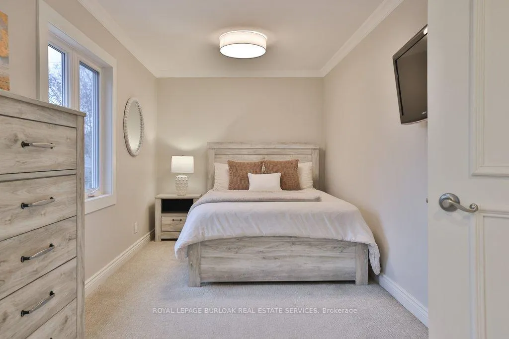 Photo 22 of 282 Pine Cove Road, Burlington, Roseland — HOMEH