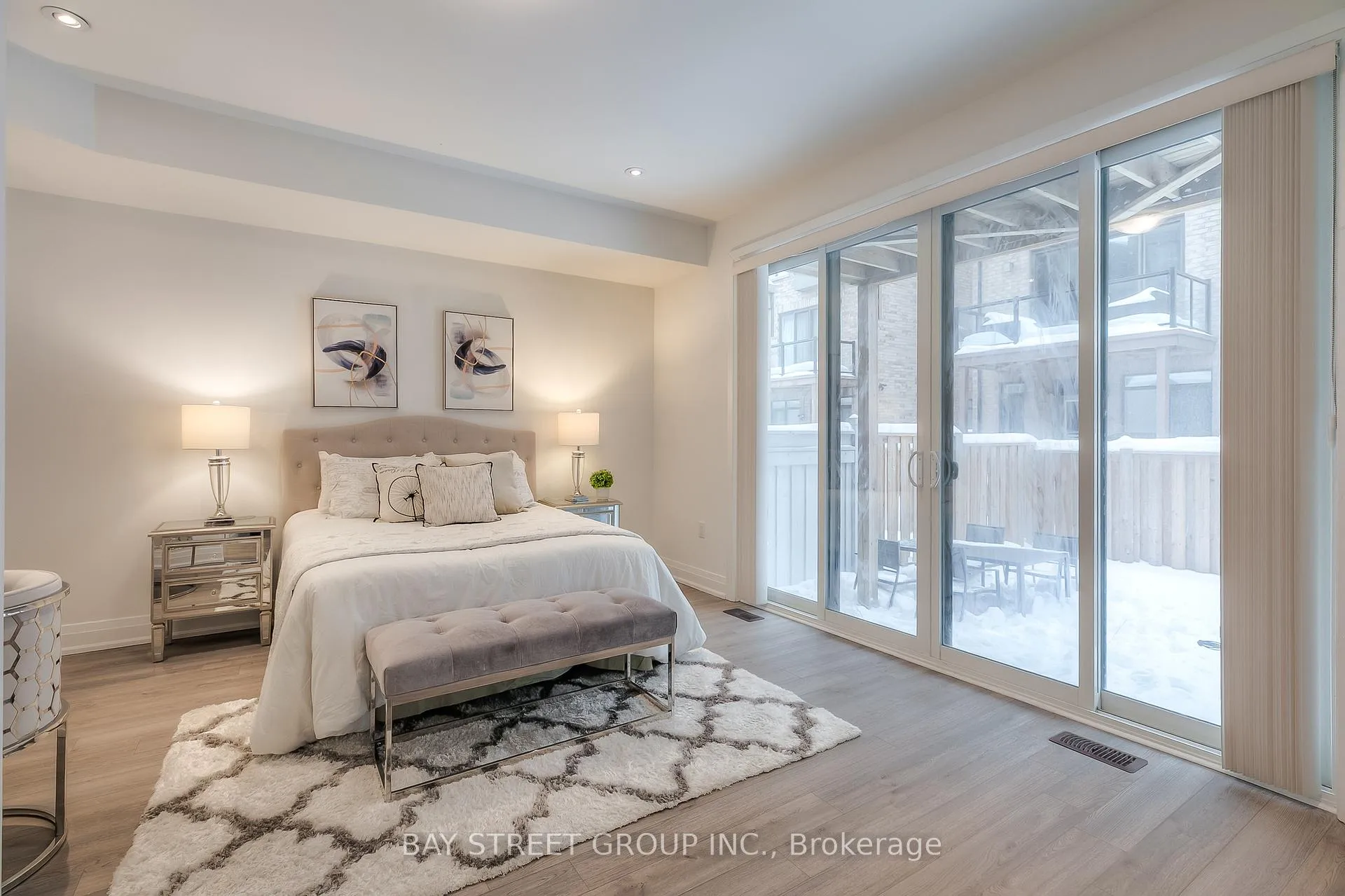 Photo 6 of 70 Salterton Circle, Vaughan, Rural Vaughan — HOMEH