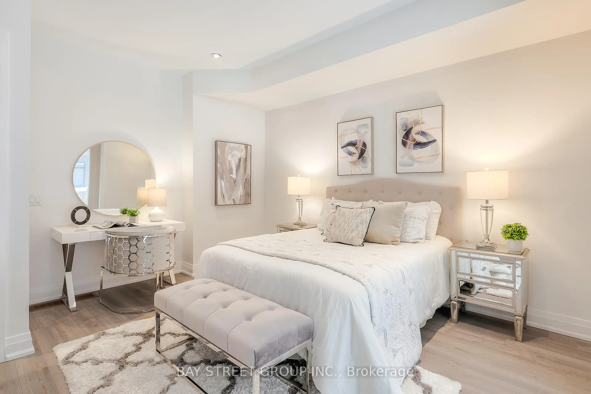 Photo 7 of 70 Salterton Circle, Vaughan, Rural Vaughan — HOMEH